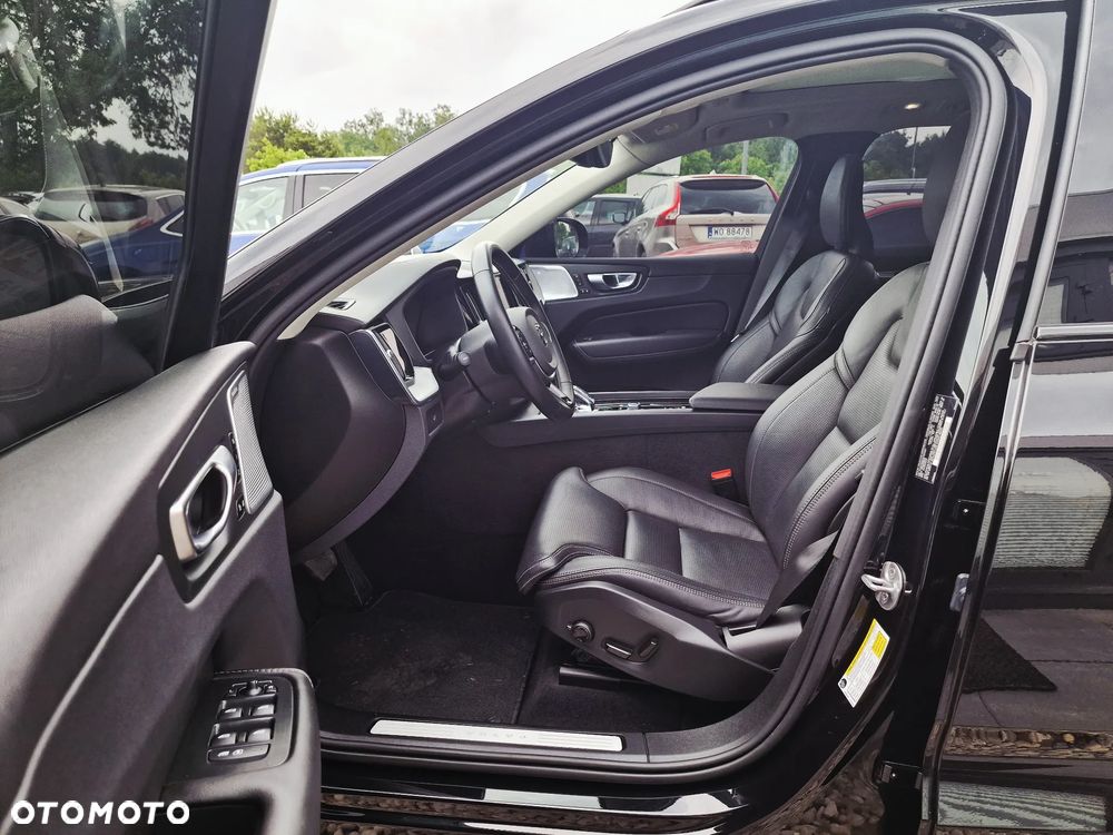 Volvo XC 60 B5 B AWD Ultimate Black Edition - 13