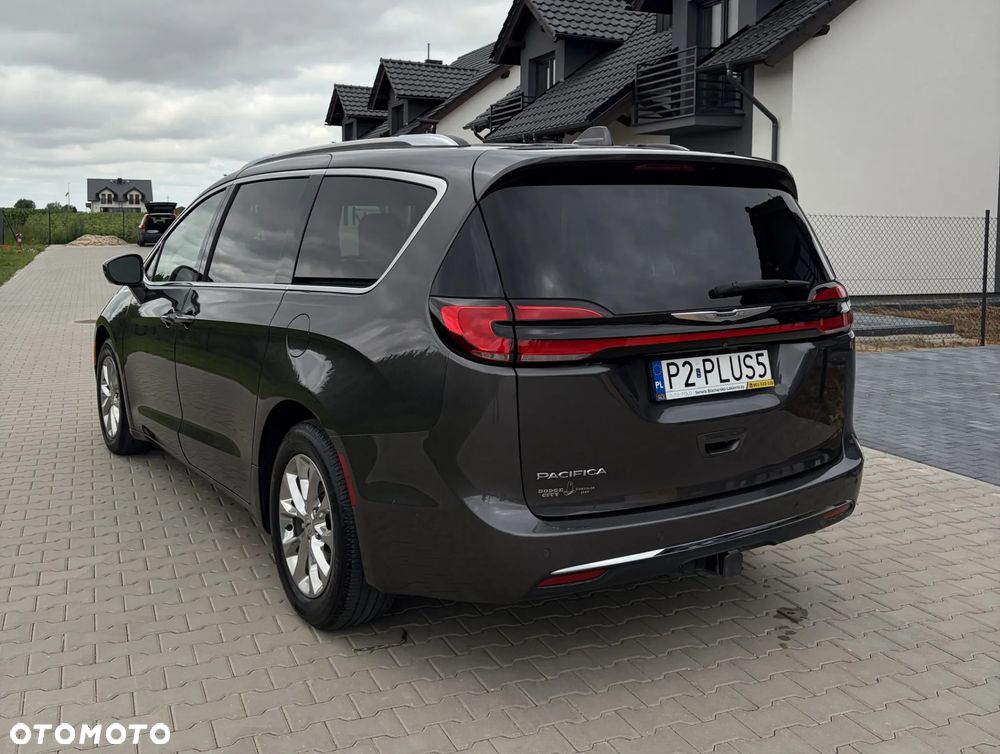 Chrysler Pacifica - 3