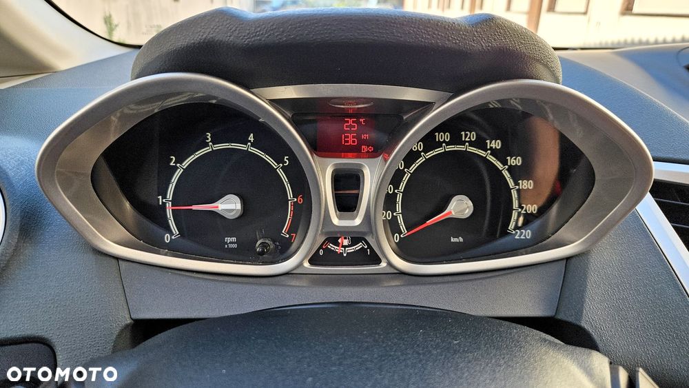 Ford Fiesta 1.25 Titanium - 10
