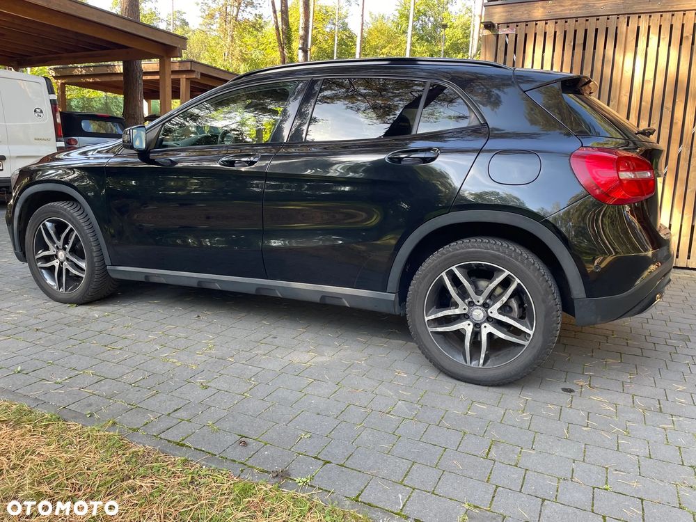 Mercedes-Benz GLA - 10