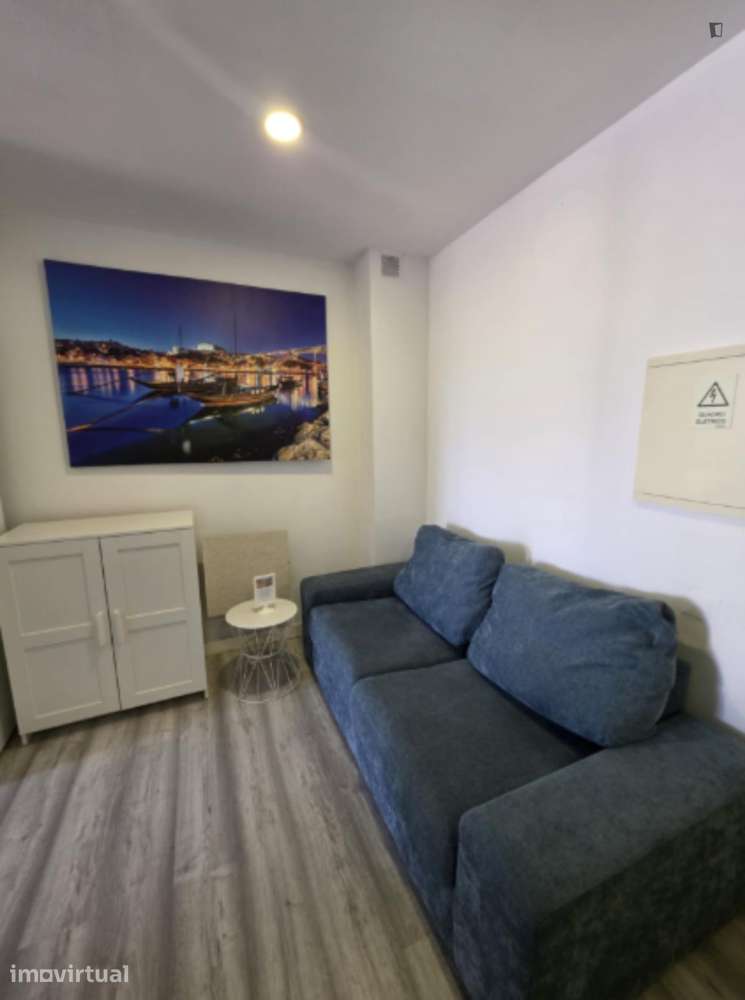 Quarto - localizado em Paranhos Porto - Grande imagem: 5/15