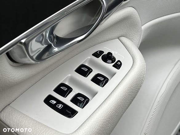 Volvo XC 90 T5 AWD Geartronic Momentum Pro - 8