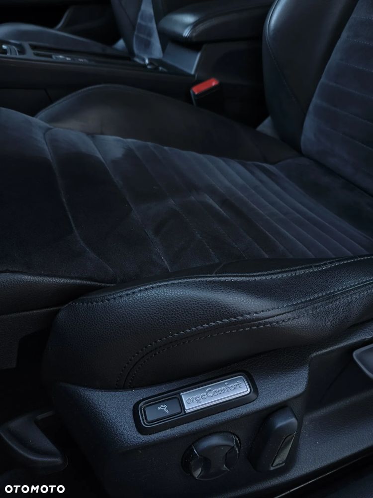 Volkswagen Passat 1.4 TSI ACT (BlueMotion Technology) DSG Highline - 26