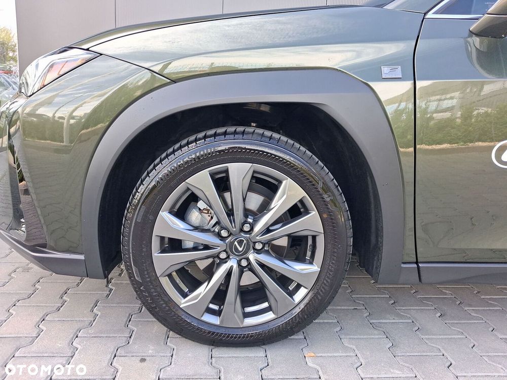 Lexus UX - 24