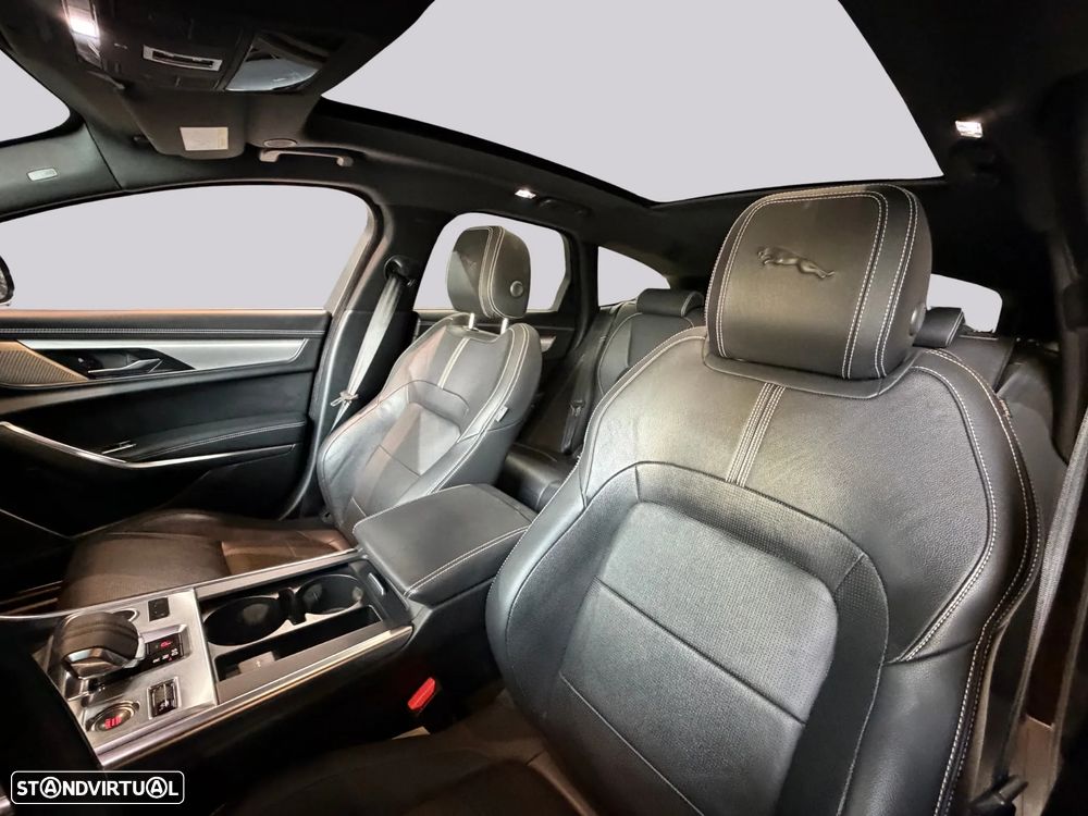 Jaguar XF 2.0 D200 R-Dynamic S AWD Aut. — fotografia 14