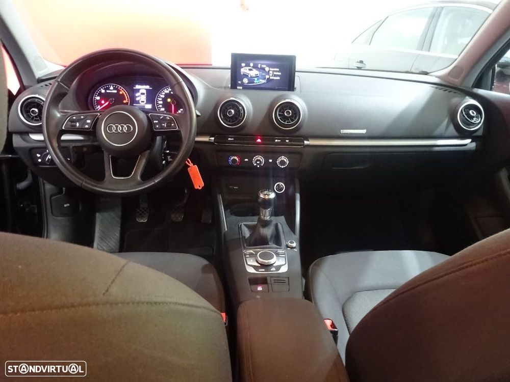 Audi A3 Limousine 30 TDI - 27