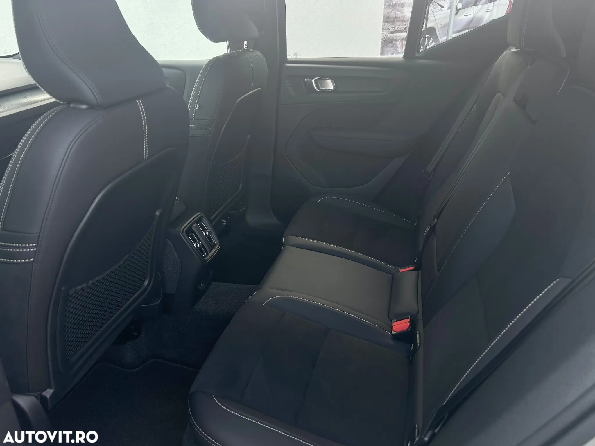 Volvo XC 40 Recharge Twin Motor AWD Ultimate - 18