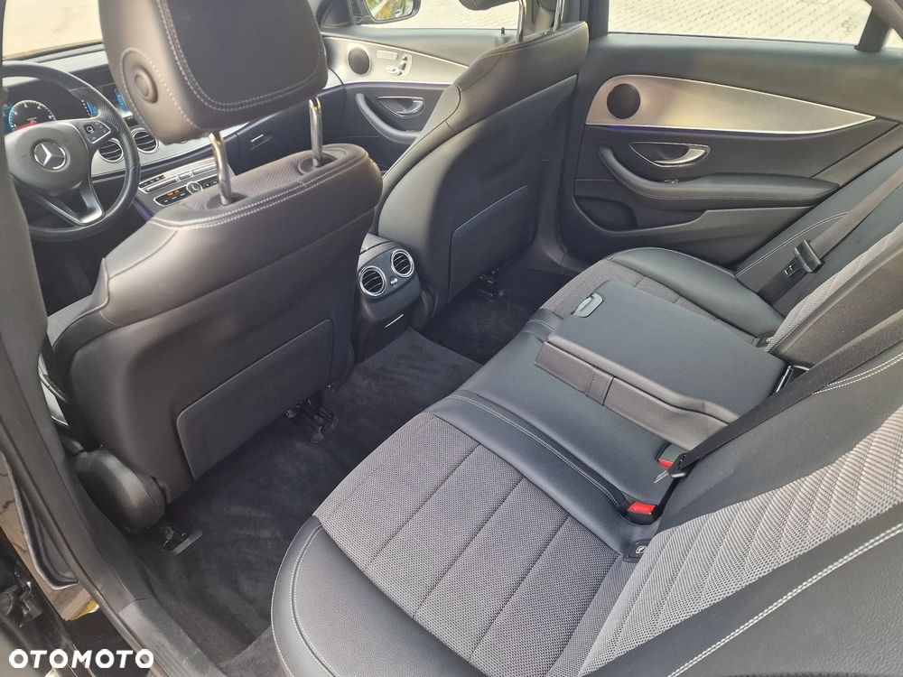 Mercedes-Benz Klasa E 220 d 4Matic 9G-TRONIC AMG Line - 12