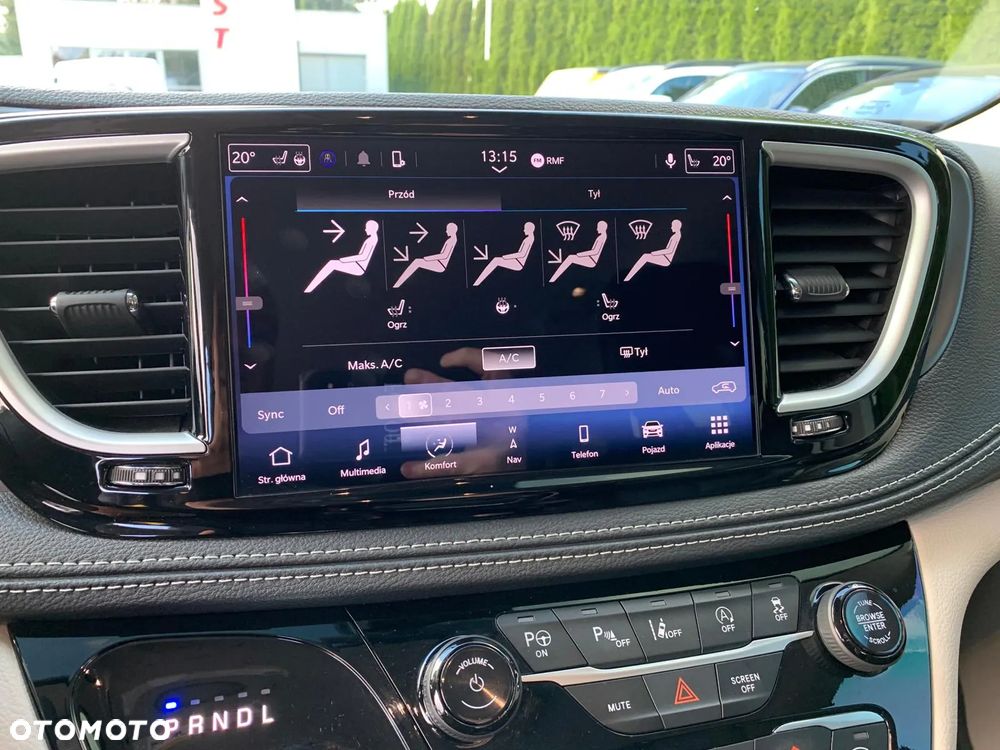 Chrysler Pacifica - 21