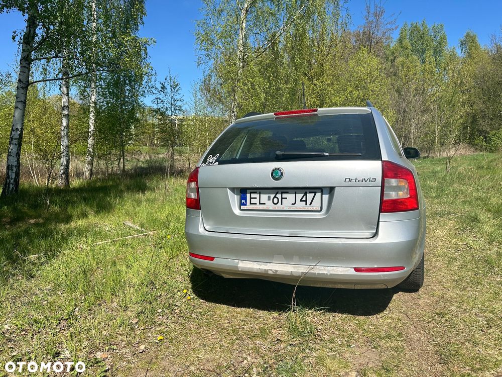 Skoda Octavia 1.6 Combi - 7