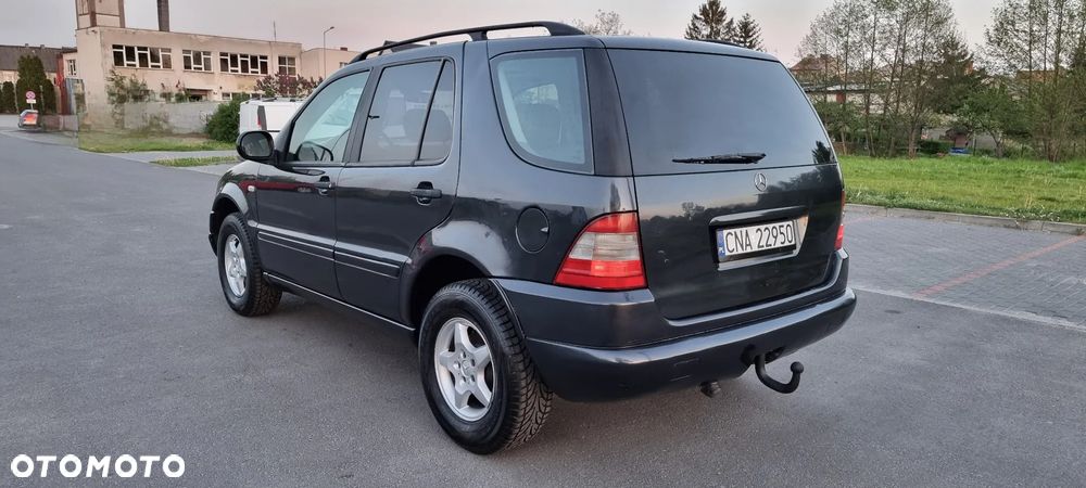 Mercedes-Benz ML - 16