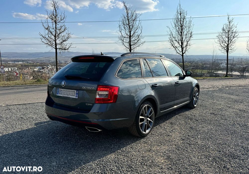 Skoda Octavia 2.0 TDI DSG RS - 3