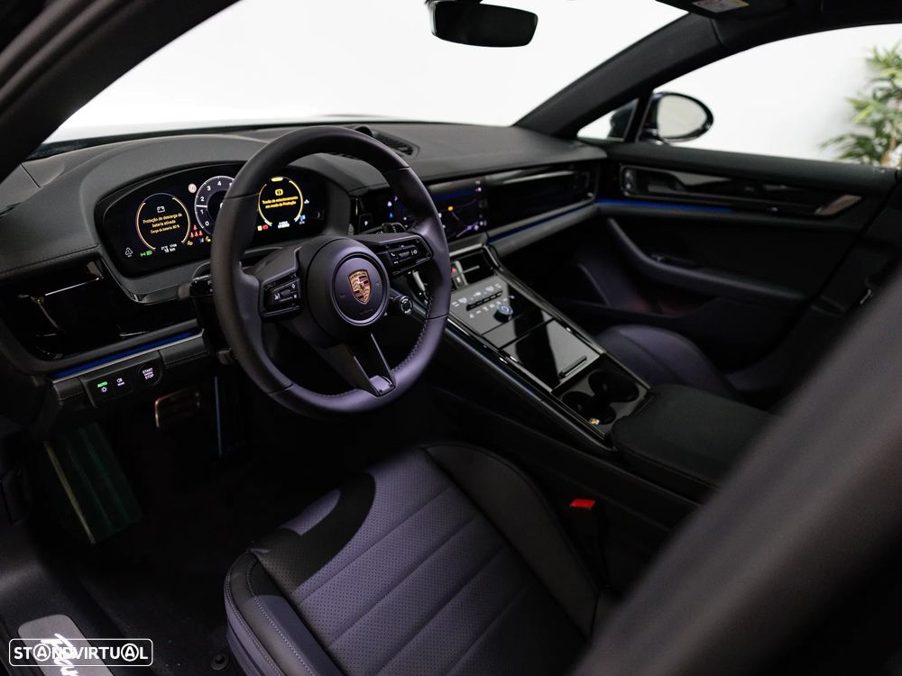 Porsche Panamera 4 E-Hybrid - 18