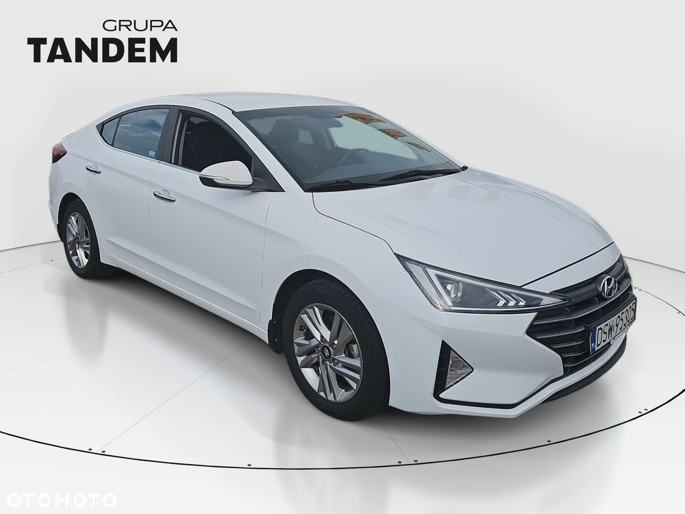 Hyundai Elantra 1.6 Comfort - 3