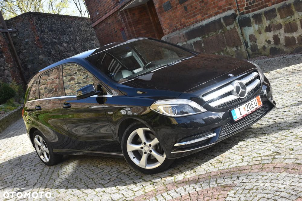 Mercedes-Benz Klasa B 180 (BlueEFFICIENCY) - 2