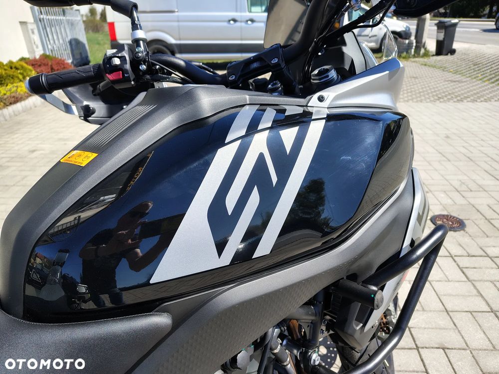 QJMOTOR SRT 600SX - 6