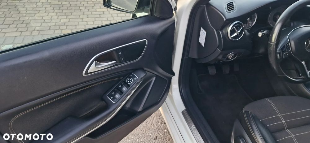 Mercedes-Benz Klasa A 180 Peak Edition - 22
