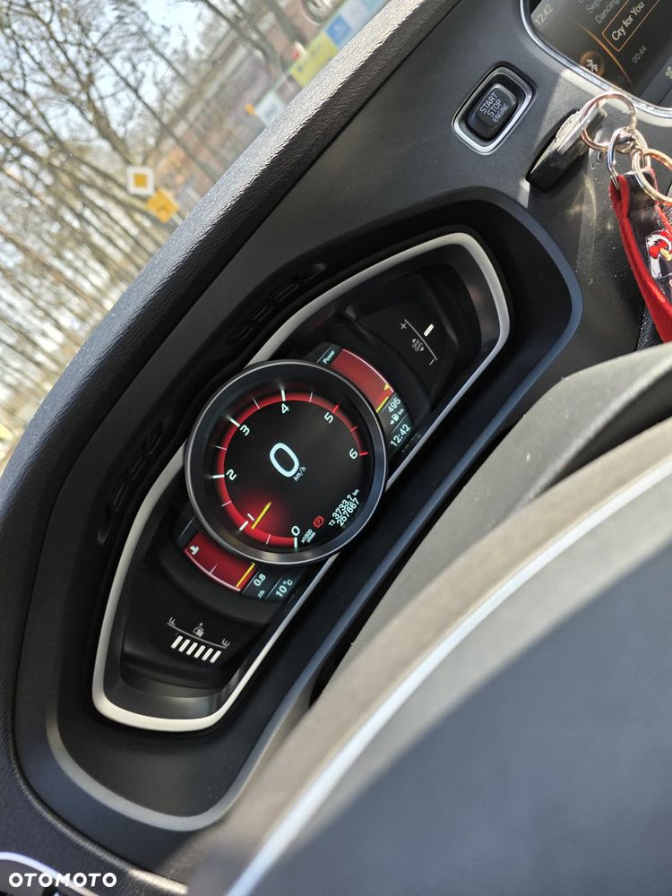 Volvo V40 D2 R Design - 25