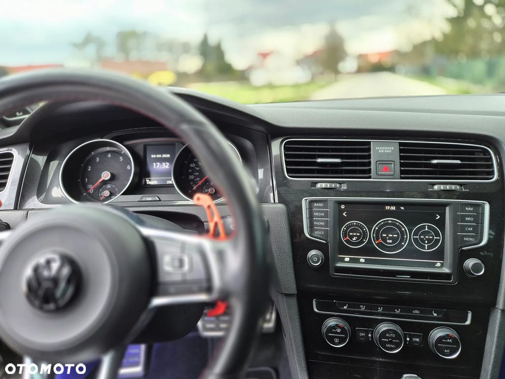 Volkswagen Golf GTI Performance BlueMotion Technology DSG - 19