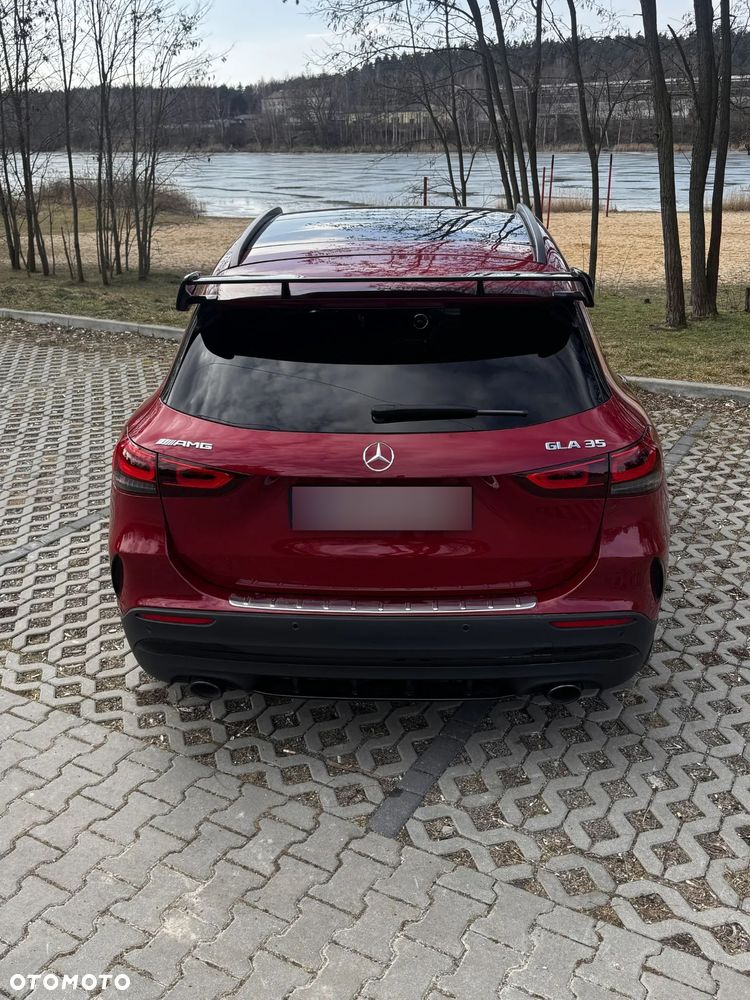 Mercedes-Benz GLA - 8