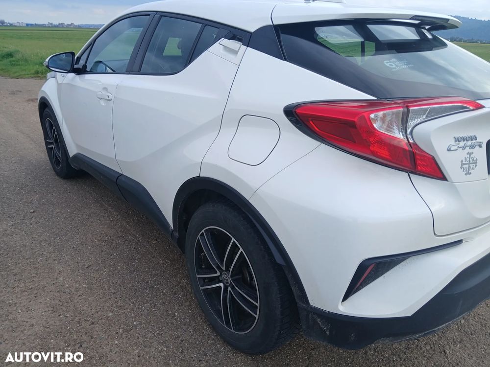 Toyota C-HR 1.8 HSD 4x2 CVT C-ult LED - 4