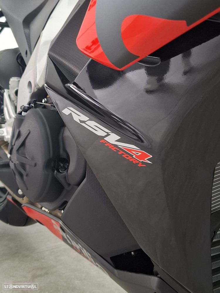 Aprilia RSV 4 FACTORY - 15