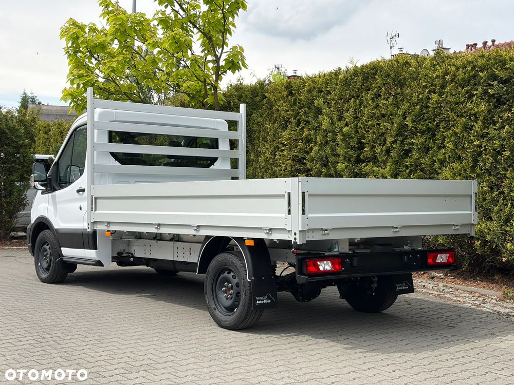Ford Transit z zabudową skrzyniową L3 - 3
