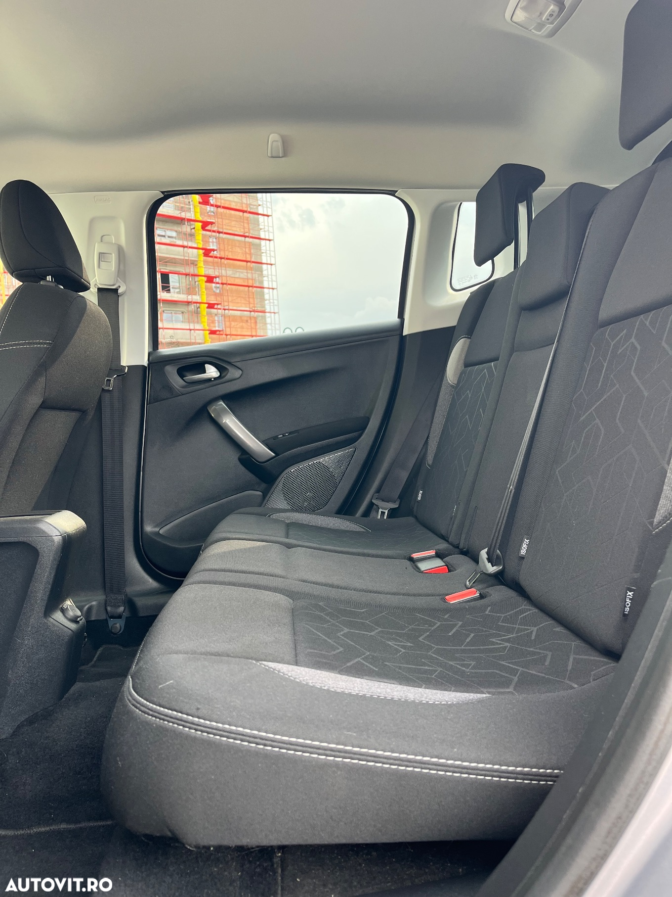 Peugeot 2008 - 6