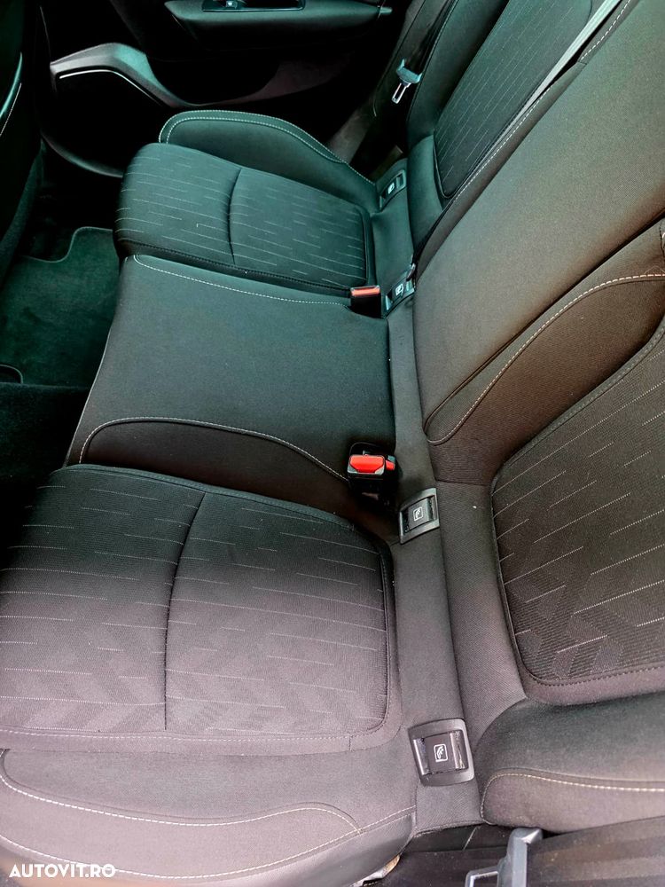 Renault Megane TCe 140 GPF EDC ZEN - 21