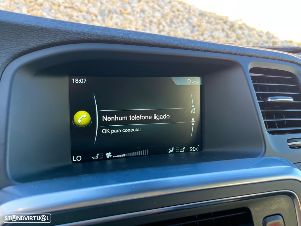 Volvo V60 D6 Plug-In-Hybrid AWD Geartronic Summum - 39