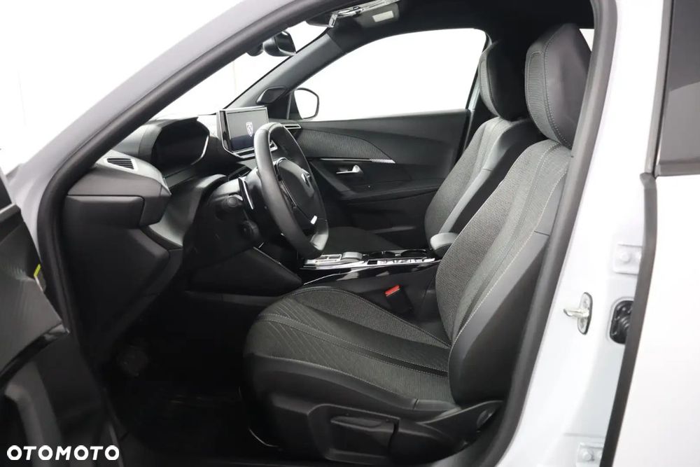 Peugeot 2008 PureTech mHEV Allure e-DCS6 - 9