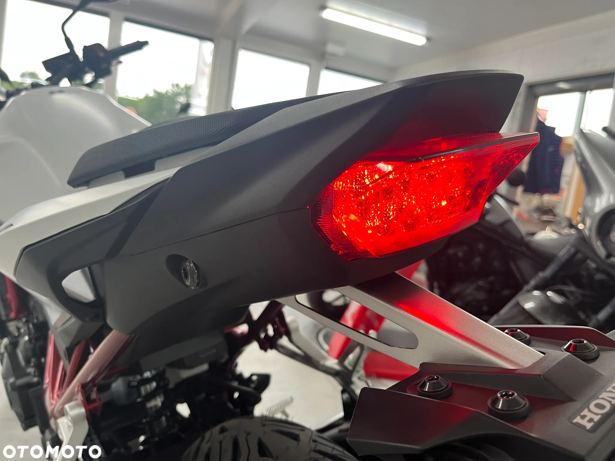 Honda CB - 8