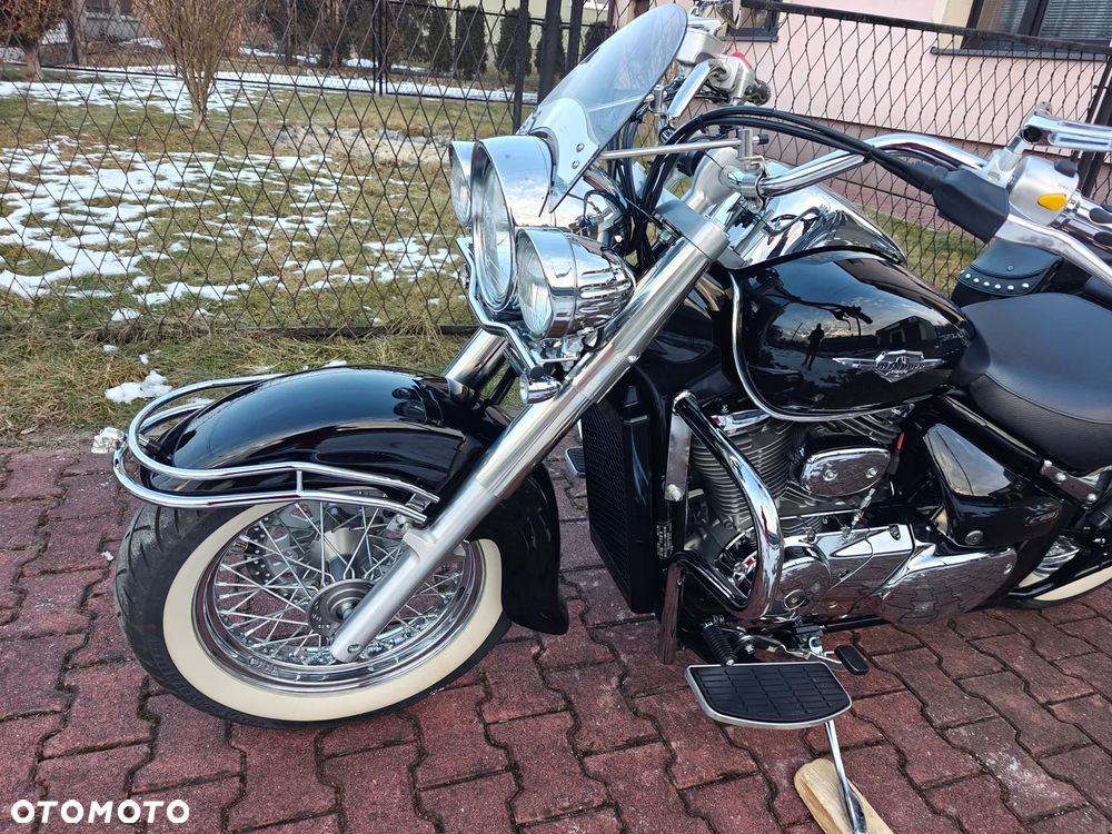 Suzuki Intruder - 21