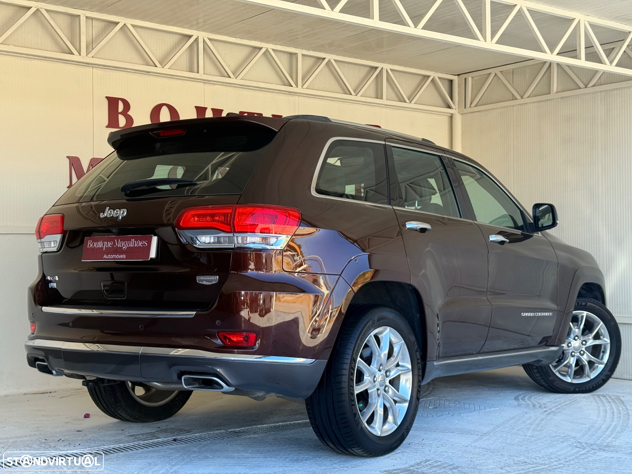 Jeep Grand Cherokee 5.7 V8 HEMI 4WD Auto Summit - 15