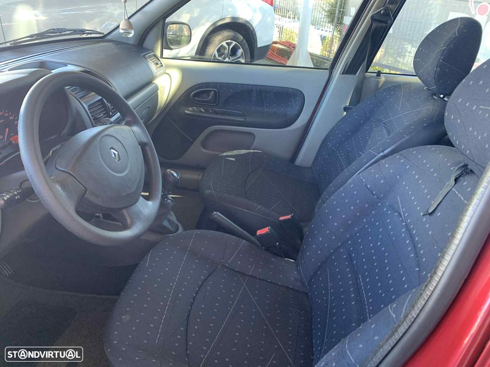 Renault Clio 1.2 16V Confort Privilège - 14