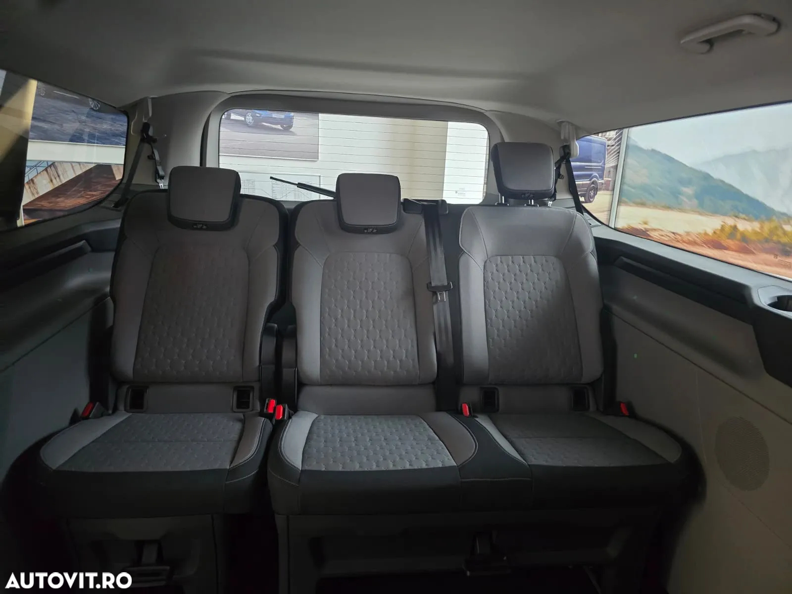 Ford Tourneo Custom Bus 320L 2.0 EcoBlue 136 CP 8AT L2H1 FWD Titanium - 22