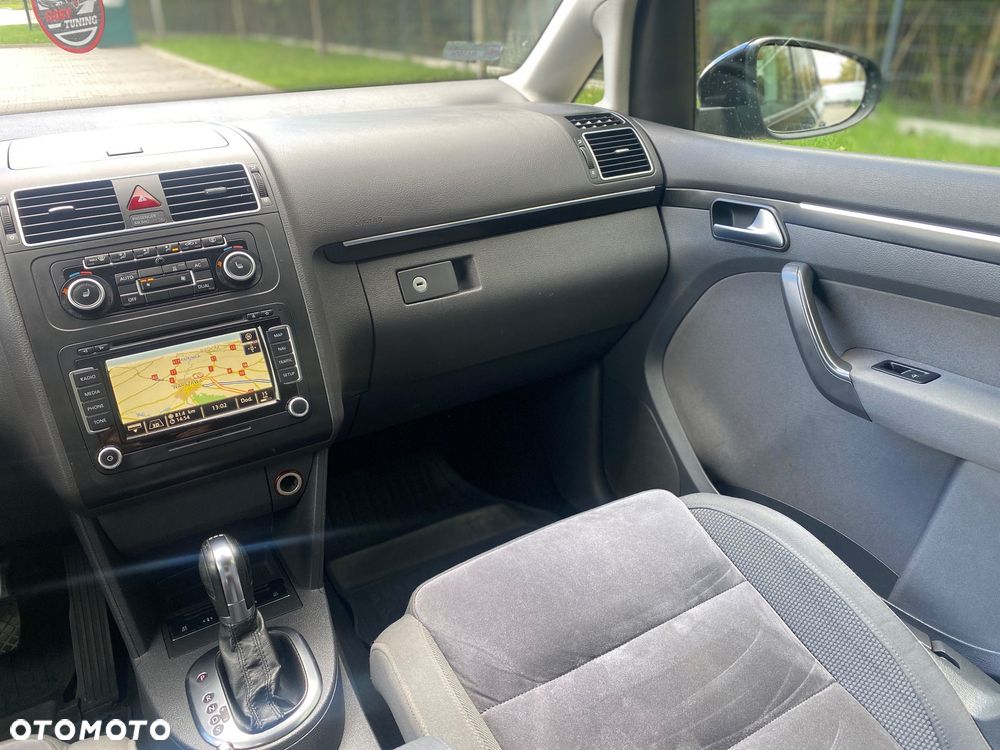 Volkswagen Touran - 24
