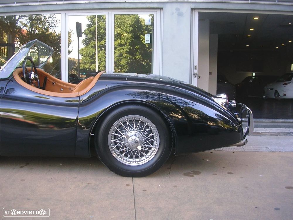 Jaguar XK - 9