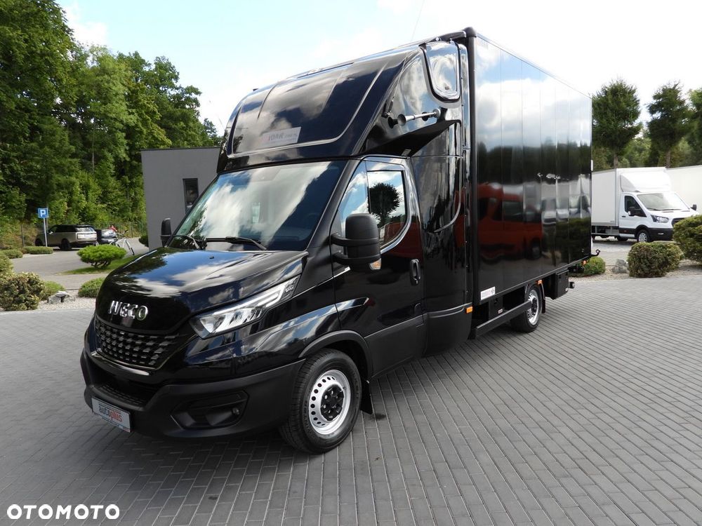 Iveco DAILY 35S18 KONTENER WINDA 8 PALET WEBASTO TEMPOMAT NAWIGACJA LEDY PNEUMATYKA KLIMATYZACJA  180KM - 19