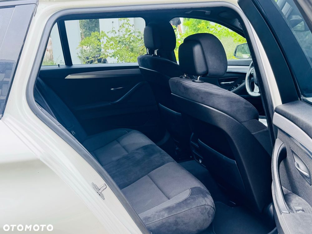 BMW Seria 5 530d xDrive - 38