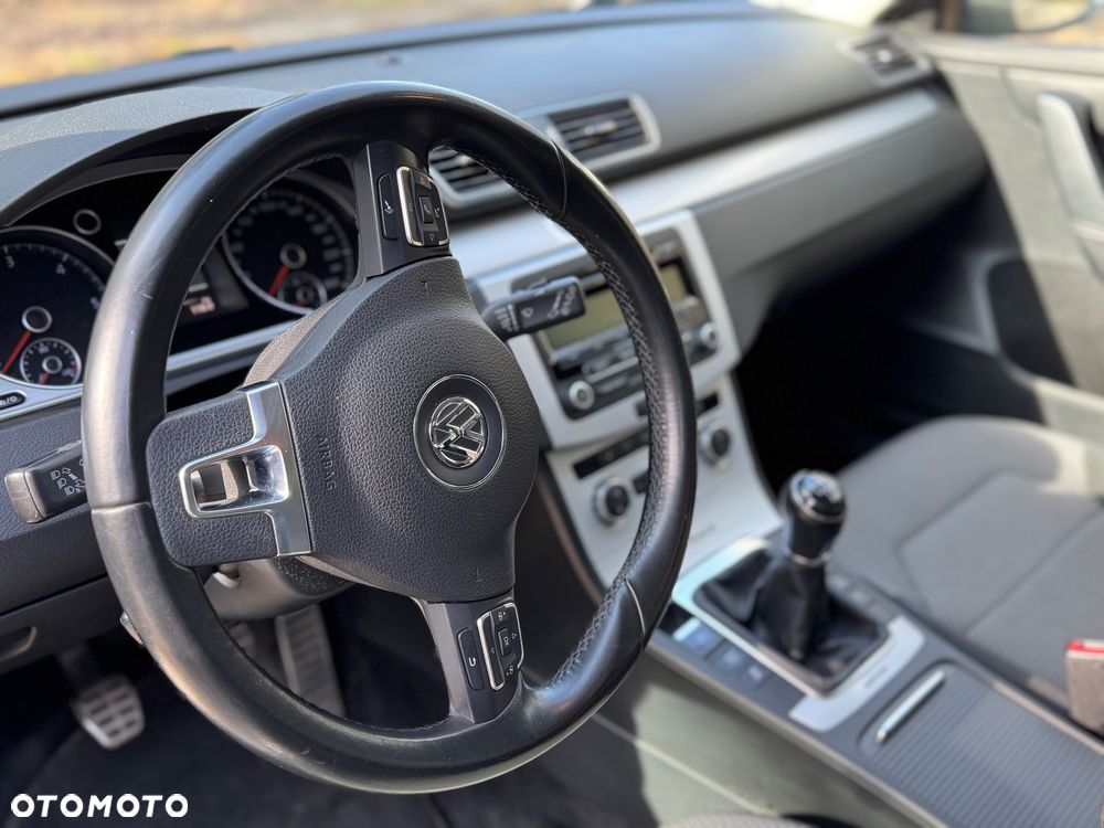 Volkswagen Passat 2.0 TDI DPF 4Mot Highline - 9
