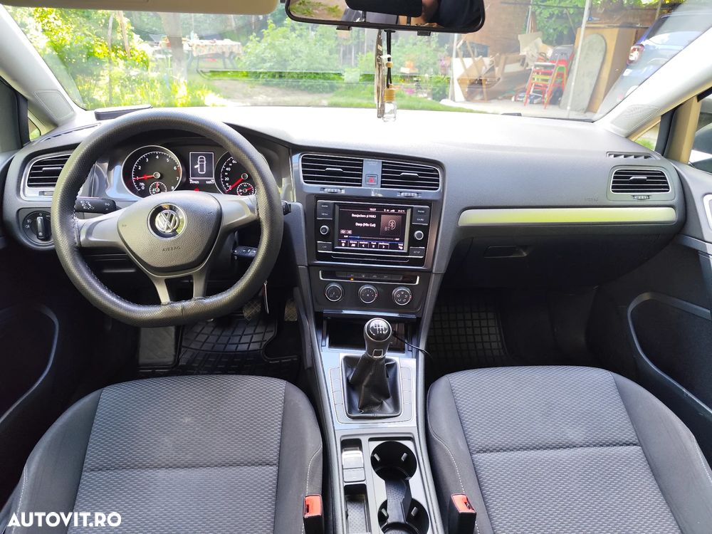 Volkswagen Golf - 17