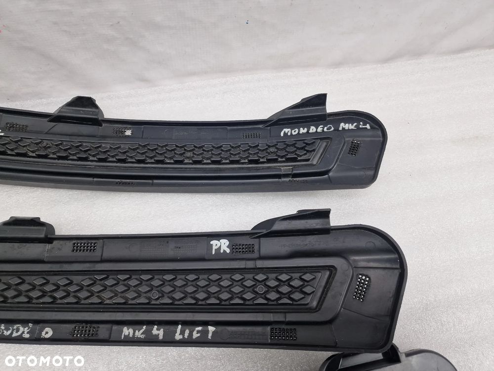 FORD MONDEO MK4 LIFT 09- LEWA / PRAWA KRATKA BOCZNA ZDERZAKA PRZEDNIEGO PRZÓD / LISTWA , NR BS71-15A281-A / BS71-15A282-A , NR AUKCJI B/4 - 6