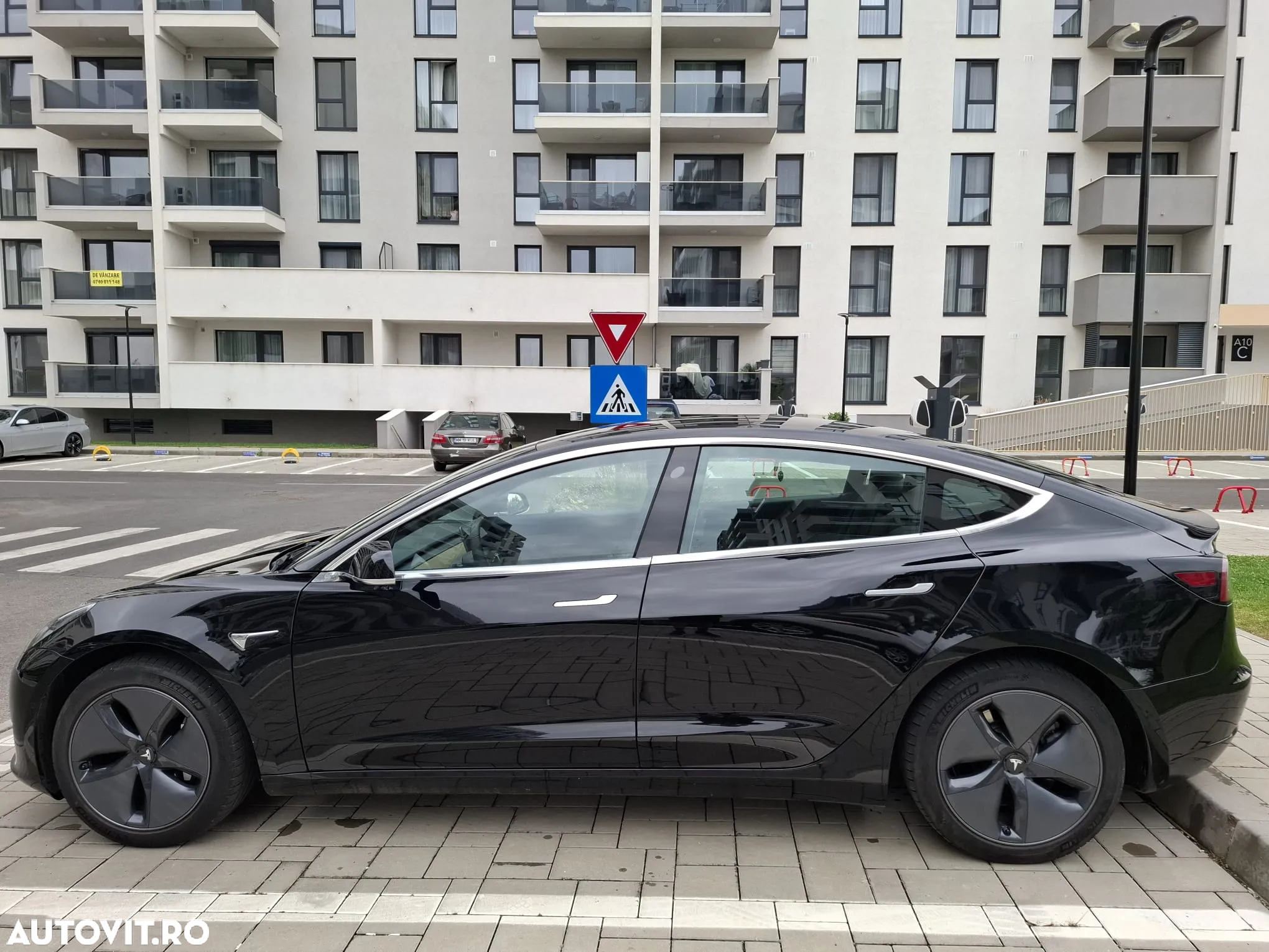 Tesla Model 3 - 11