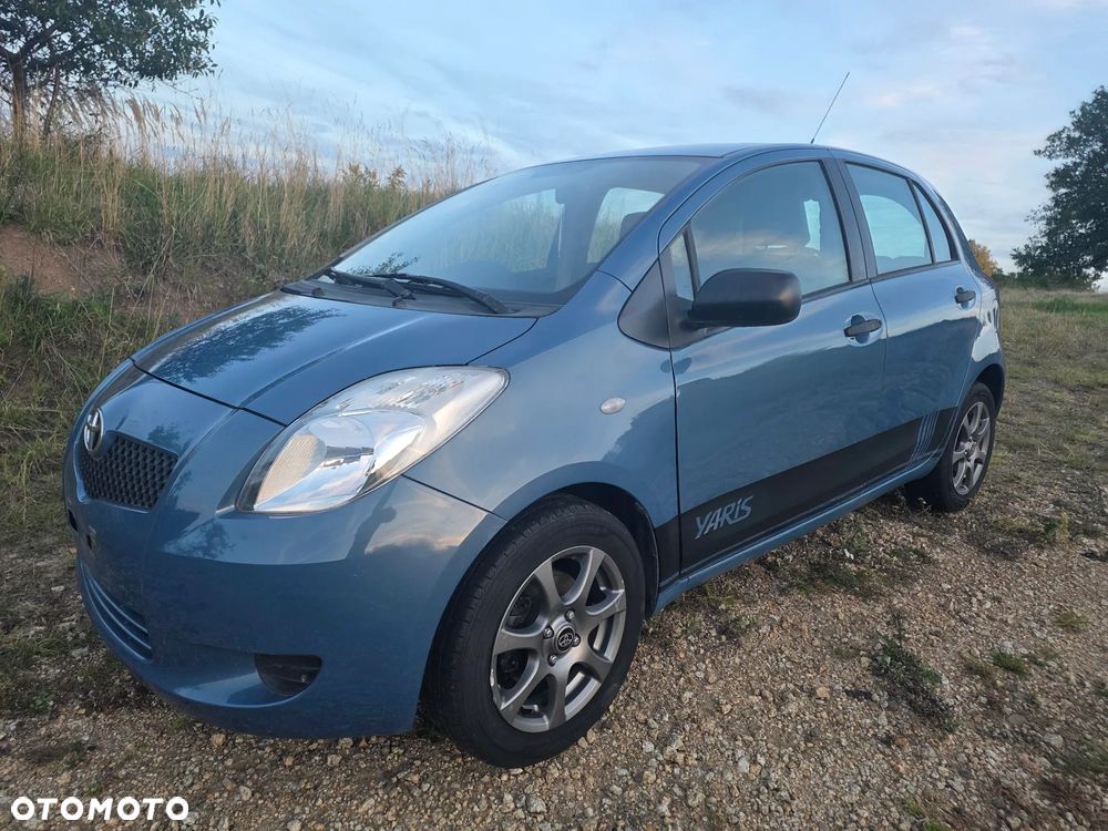 Toyota Yaris - 1