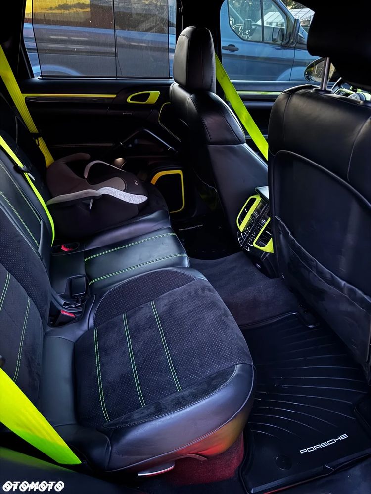 Porsche Cayenne S Diesel Platinum Edition - 14