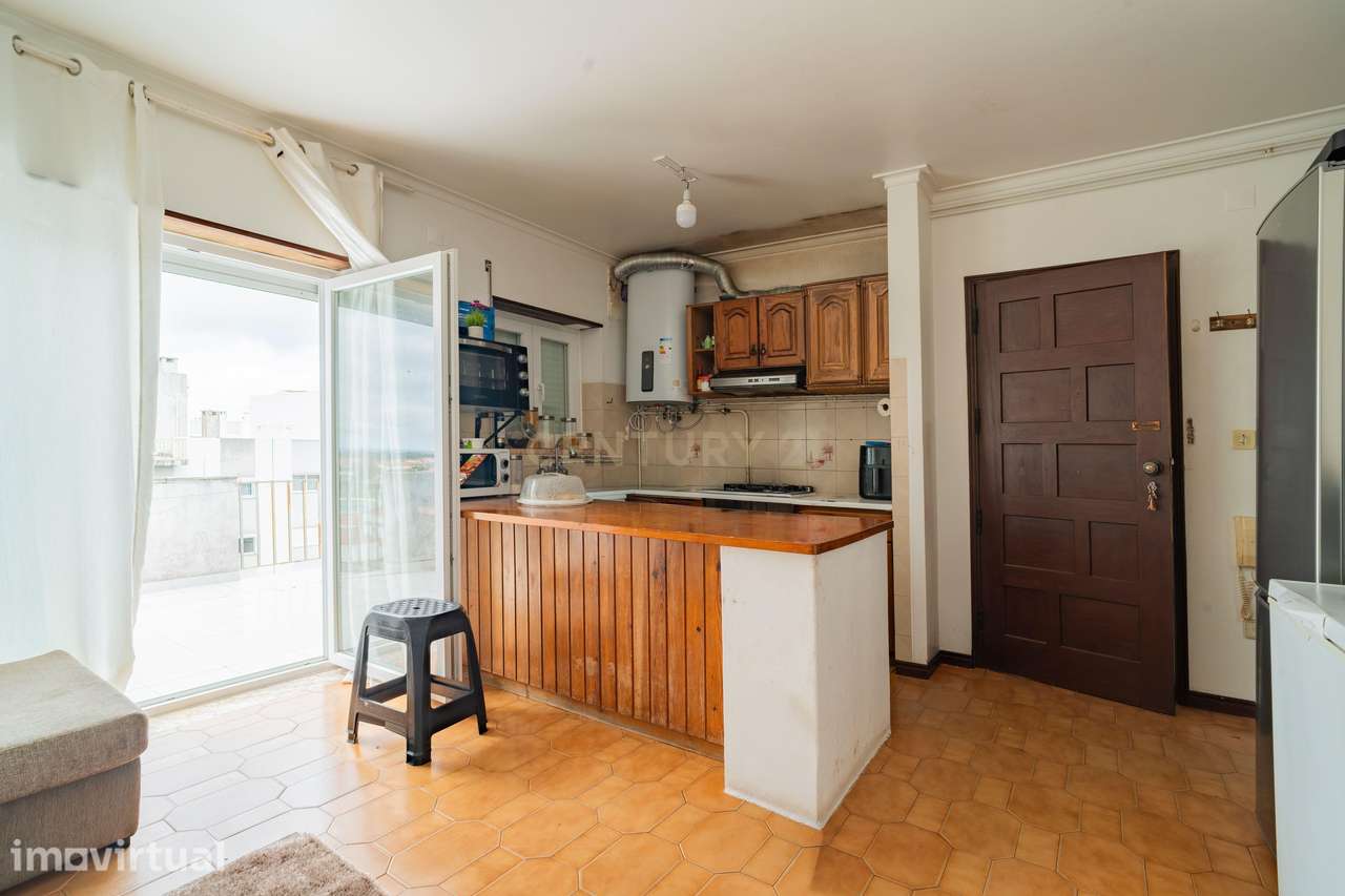 Apartamento T1 com Terraço em Marinha Grande, Leiria - Grande imagem: 2/13