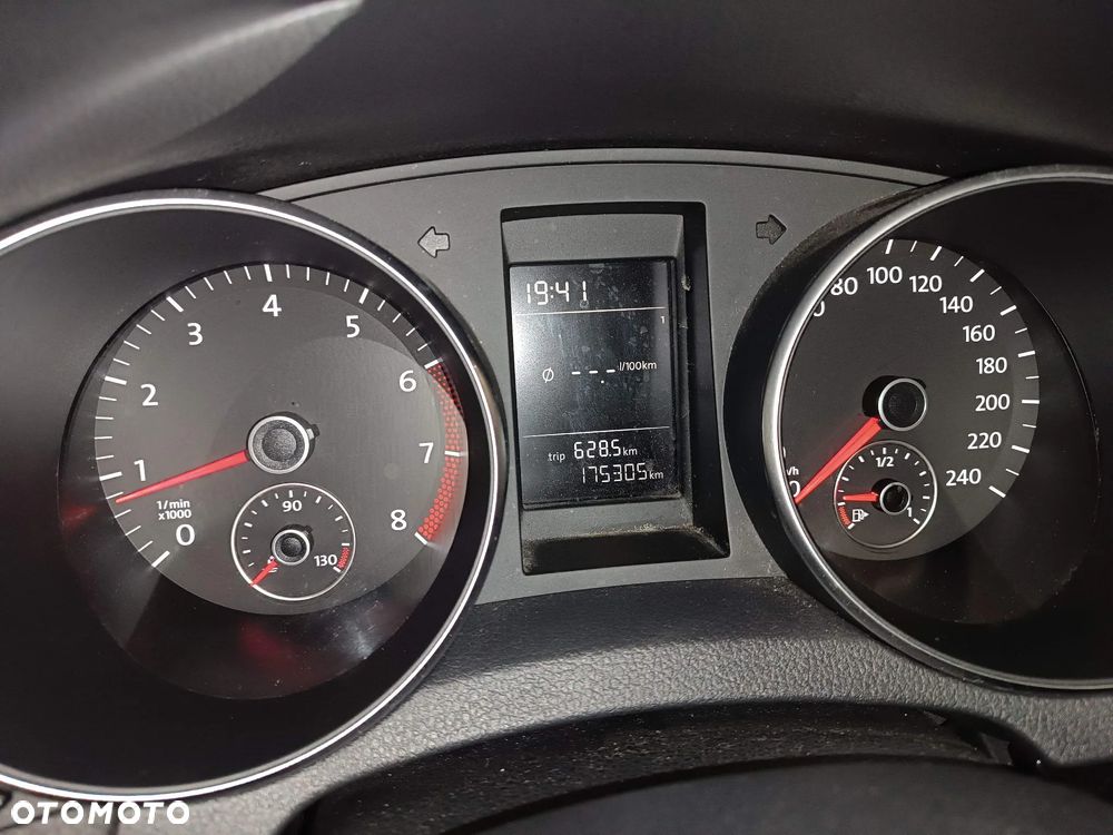 Volkswagen Golf - 11