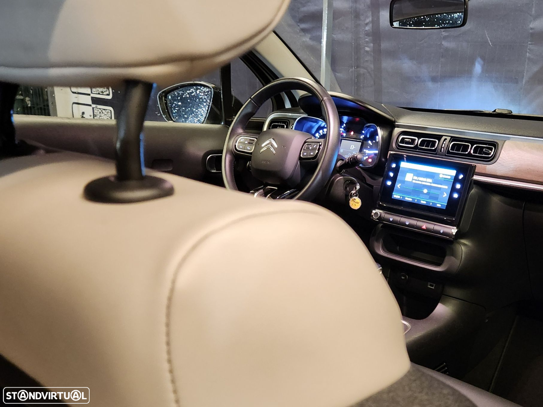 Citroën C3 1.2 PureTech Shine - 21