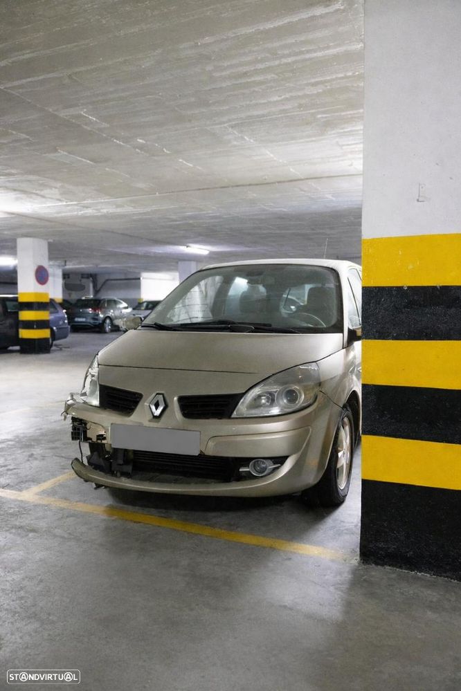 Renault Grand Scénic - 1